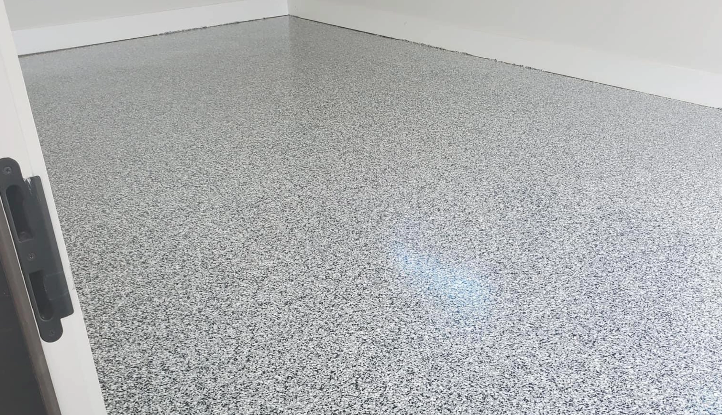 flake epoxy resin floors